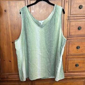 Time and Tru Green Sleeveless Boxy Tank Top